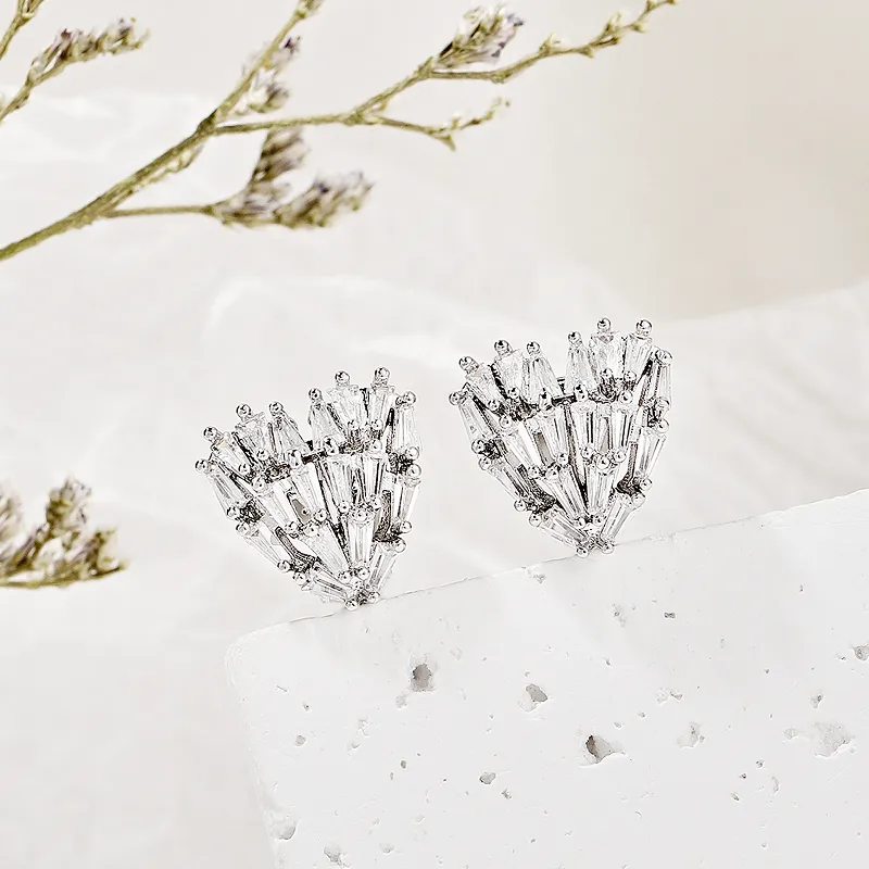 1 Pair Cute Sweet Snowflake Plating Inlay Copper Zircon 18k Gold Plated Ear Cuffs