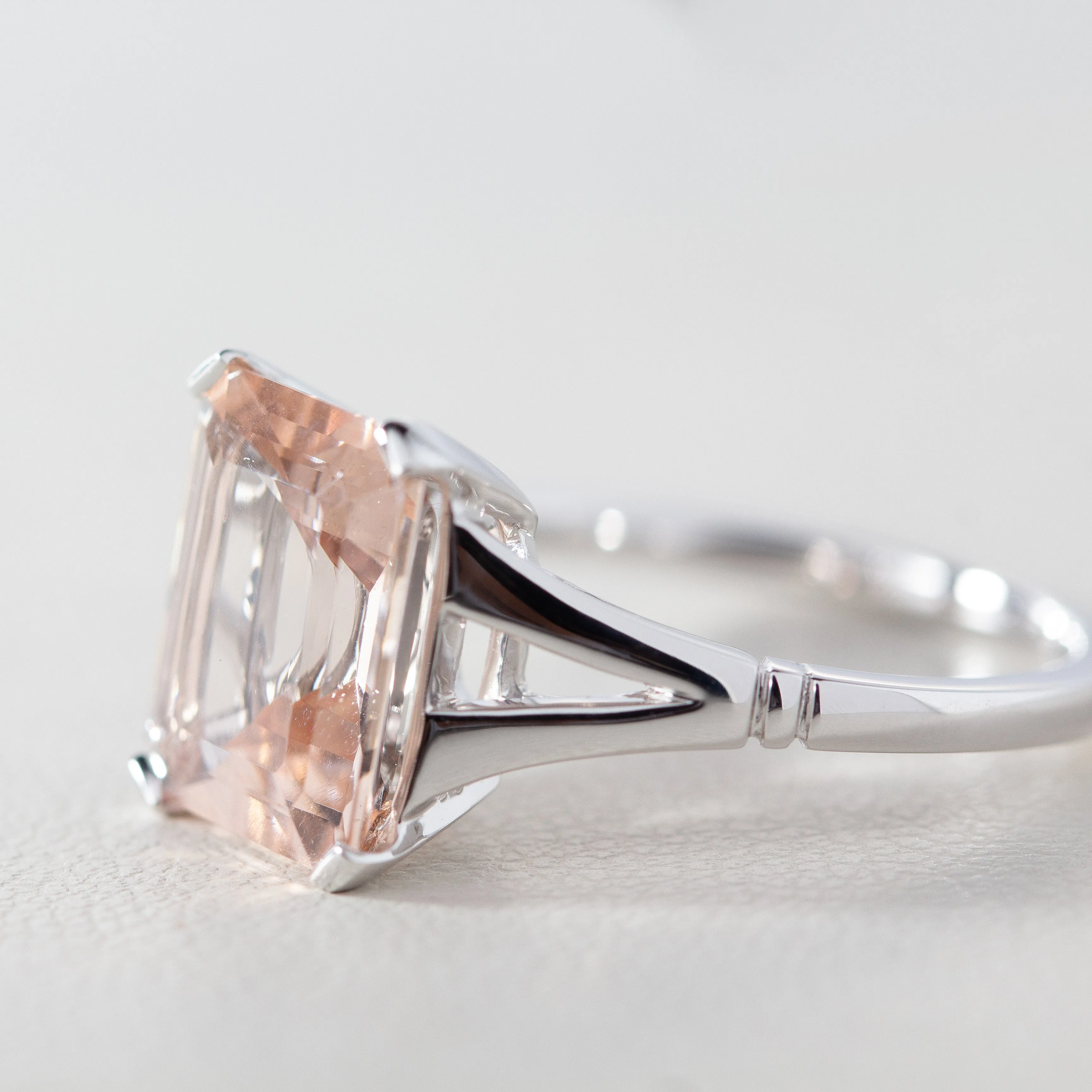 18ct White Gold 3.43ct Morganite Ring