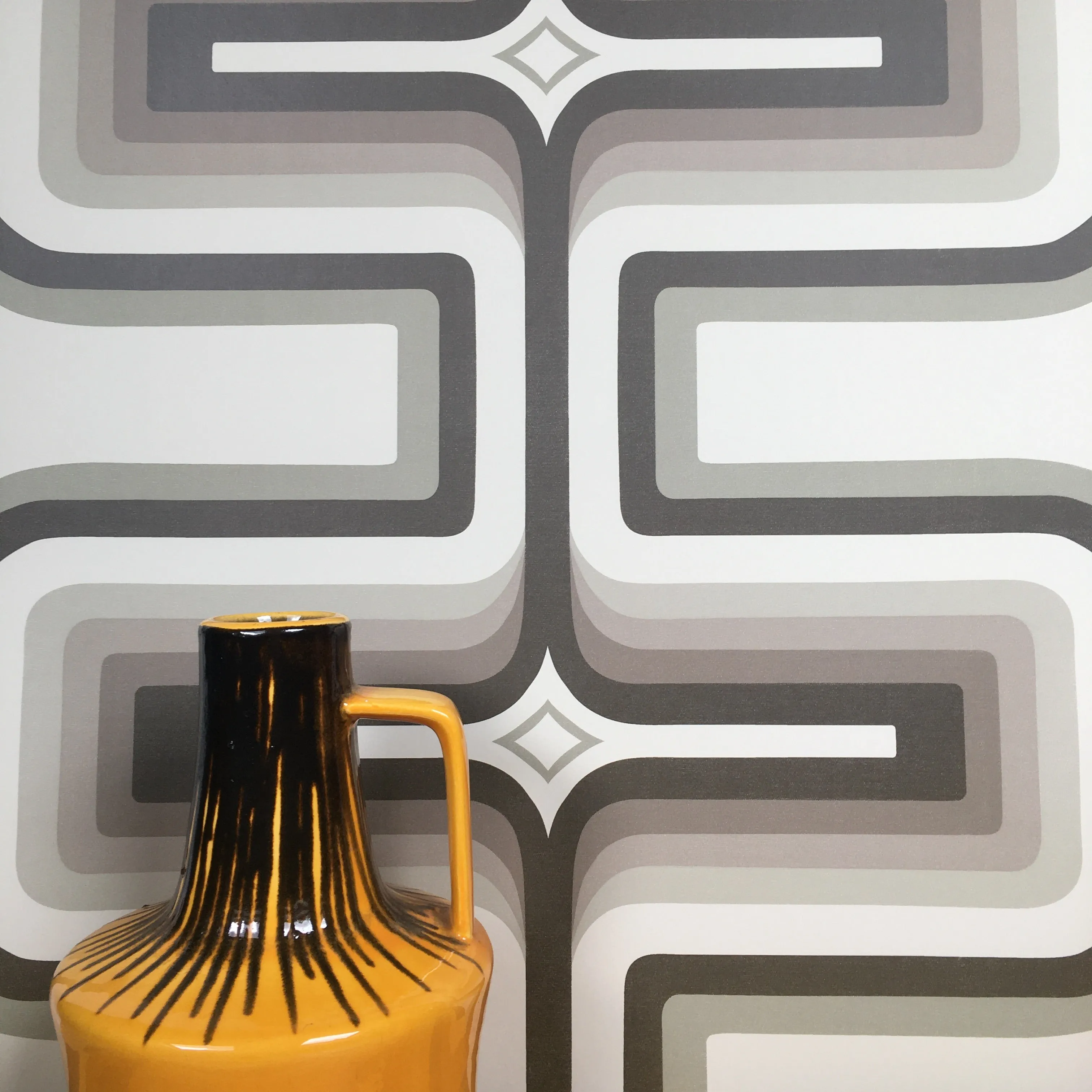 70s Geometric wallpaper Neutral